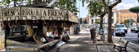 E per il Giubileo Via Carlo Felice cambia faccia: arrivano i camion bar